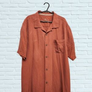 Tommy Bahama Men’s | Red Button up shirt | short sleeve | size Large